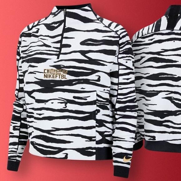 Nike Tech Fleece NSW Tiger Animal Print Korea Soccer Team Jacket White Black - Picture 2 of 5